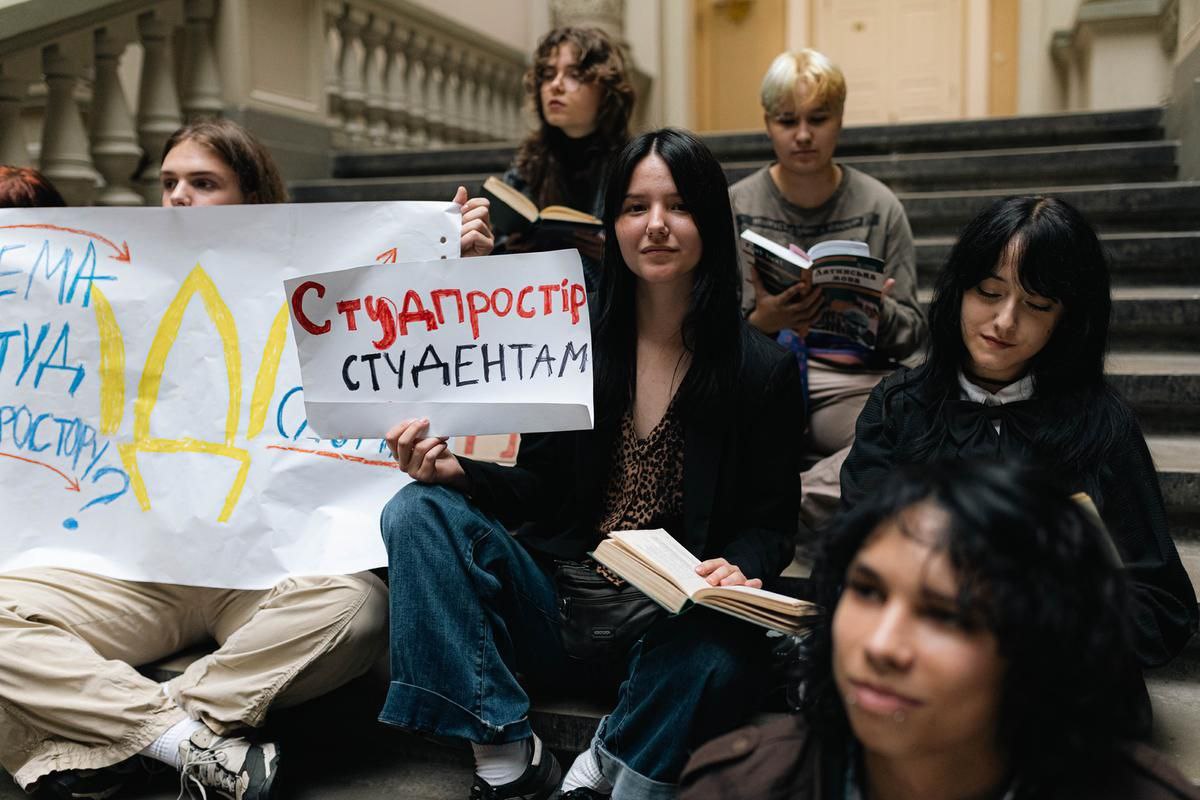 Студентський простір ЛНУ: місце навчання чи місце боротьби?
